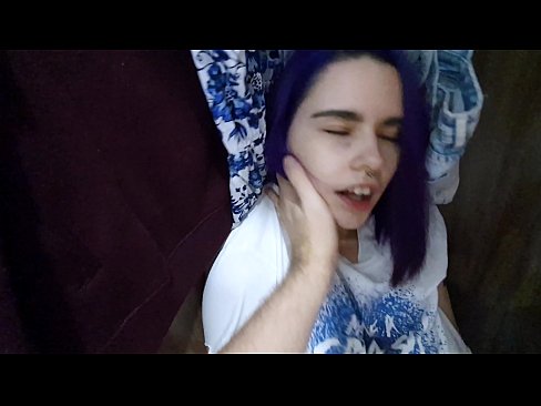 ❤️ Našel jsem svou sestru ve skříni a pomohl jí udělat se ️❌ Kvalitní sex u nás ❌